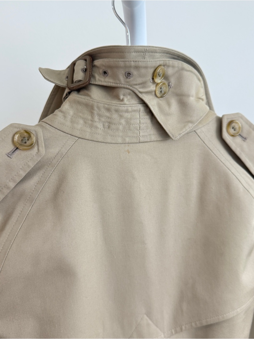 Vintage authentic Burberry trench coat, size Small - Picture 6 of 10